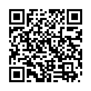 不远处也是缓缓的行驶过来一辆车二维码生成