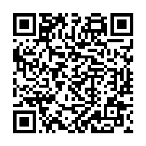 不远处的慧琳与叶子两名女性第一时间闭眼别过头去二维码生成