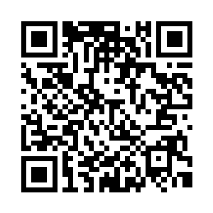 与一个长袍女人错身而过……好眼熟……哦二维码生成