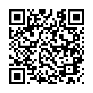 与一柄巨大的金属飞斧交击在一起二维码生成