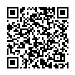 与此同时一把金色的匕首直接出现在他的咽喉之处二维码生成