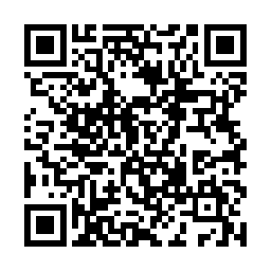 与此同时霍绝将少年拖着无力身躯将他牢牢的环抱住二维码生成