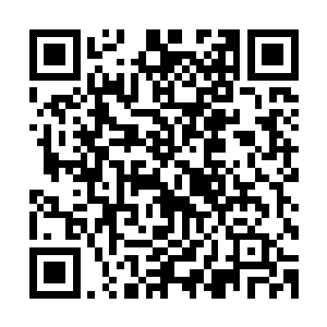 世界上有权限发行赵长枪手中这种白金卡的只有美国摩根银行二维码生成