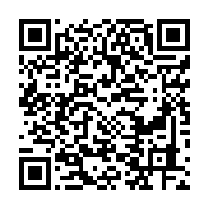 东方凯甚至直接挥舞着一把大砍刀冲进了日军的人群之中二维码生成