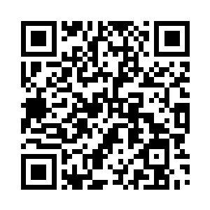 东方青妍懒懒地朝嘴里丢了一粒梅子二维码生成