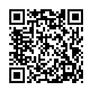 东方青玄面上一如既往的带着迷人的笑意二维码生成