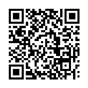 两个人分别落在了燕山魂和日族族长的身边二维码生成