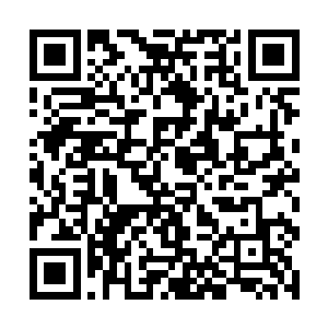 两个人很是安静的等着几位警察大爷欣欣然离开之后二维码生成