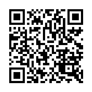 两个小家伙就在庄园里玩狙击与反狙击游戏二维码生成