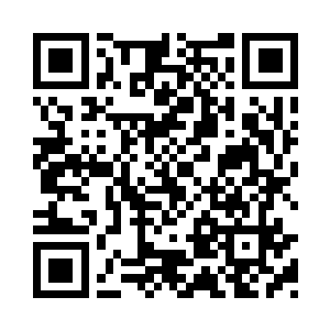 两个情动的年轻人连找个旅馆开房都来不及了二维码生成