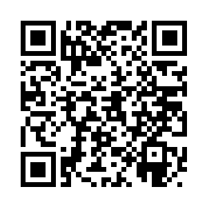 两个看守所的管理员正站在他的旁边二维码生成