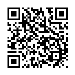 两人开动小脑筋把铃铛塞到了鞋舌上面二维码生成