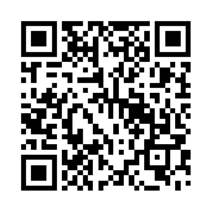 两人的脸上各自挂着柔和暖融的浅笑二维码生成