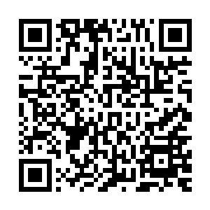 两人的身体在即将碰撞到一起时被一股无力抗拒的力气给拉开二维码生成