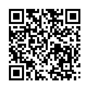 两只巨大的羽翼从他的背后生长出来二维码生成