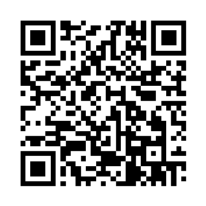 两棵高大的松树出现在了马文视野之中二维码生成