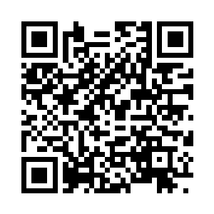 两辆轮式装甲车几乎在同时发动了引擎二维码生成