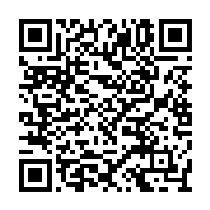 严默一行人走出赛场时并没有受到什么围追堵截二维码生成