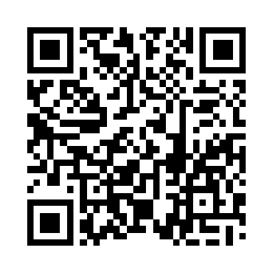 中央位置的一些魔方方块开始不断凹陷二维码生成