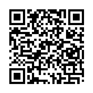 中央是一座早已掉了金漆脱了墙皮的皇宫二维码生成