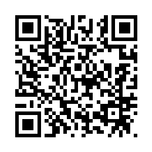 中年女人恼怒的一把夺过了一把镰刀二维码生成