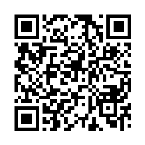 丰满的胸脯几乎要搁到千夜的手臂上二维码生成