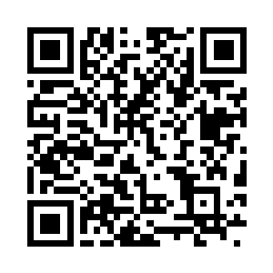 临走的时候武明宇一家三口亲自的相送二维码生成