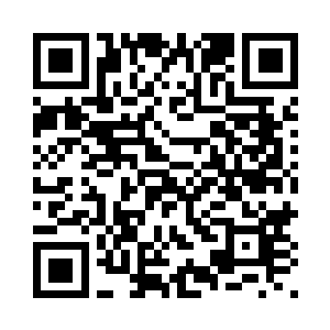 为什么她会一个人在卧室的房间里二维码生成