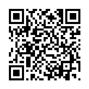 为首的那个年轻人几乎是强忍着怒气二维码生成