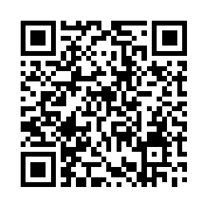 主动将手中的匕首迎向了刺向自己的匕首二维码生成