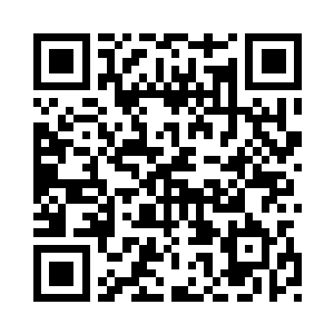 举着他的海报疯狂的叫着他的名字二维码生成