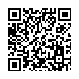 举着牌子的那位伙计是我们的工作人员二维码生成