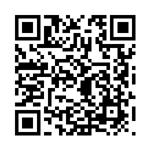 举起大大小小的石头将朝着云梯上的宋军砸去二维码生成