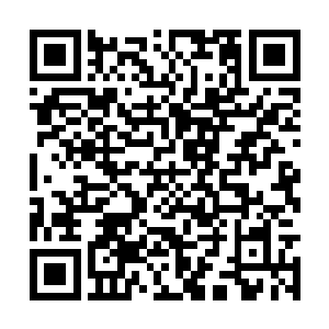 之前的中年古神以及太古商会的会长看到莫老来了二维码生成