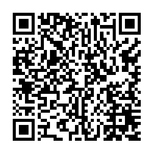 之前自己准备在稍微僻静巷道或者角落动手控制对方的打算就得修正过二维码生成