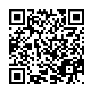 乌云负在身后紧握成拳的双手不尽相同二维码生成