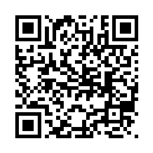 乌可雅低头看到自己的裤子果然掉落下来了二维码生成