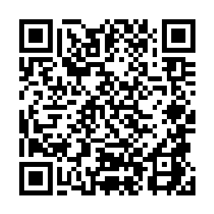 乔欧亲自驾着一辆直升机率领部队掠过了波澜壮阔的海面二维码生成