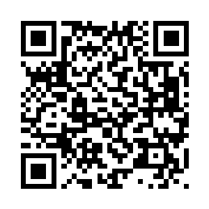 乔荞又拿着毛巾给孩子擦的脸和手二维码生成