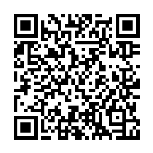 乔荞就发现陆卿公司的员工不管是男人还是女人二维码生成