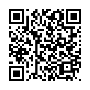 九师姐在地下庞大的空间里游荡起来二维码生成