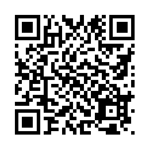 九王爷看着苏落放在脚边的三本书二维码生成