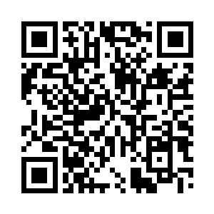 也不得不捏着鼻子听从他的指挥……但是二维码生成