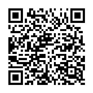 也不检查赵虎手中的金卡是否存有千万以上的金币二维码生成
