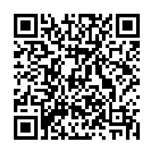 也不至于让在场三名风韵各有千秋的妇人觉得不敬二维码生成