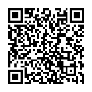 也仿佛是为了与上面两场的观众进行火力十足的pk二维码生成