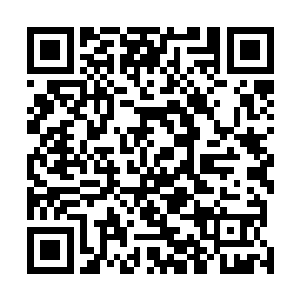 也正是因为他这样的谨慎才能从一个默默无闻的市井小民二维码生成