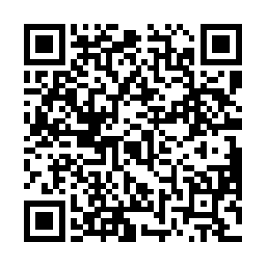 也正是因为有这样一个妖娆睿智的女人在旁边帮忙打理二维码生成