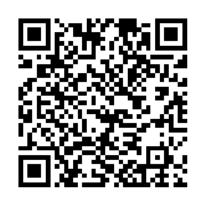 也没看她长得怎么样就在那女生屁股上狠狠的踩了一脚二维码生成