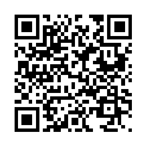 也连忙拿起自己的衣服在桌上放好钱二维码生成